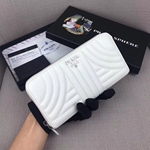 スーパーコピーブラダ財布